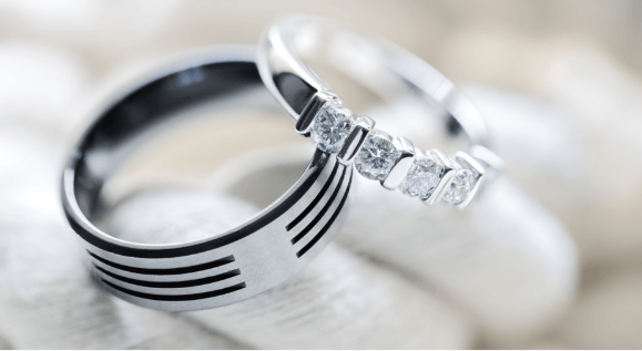 Verlobungs- und Eheringe