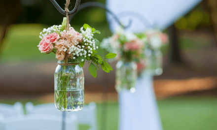 Blumen und Dekorationen zur Hochzeit
